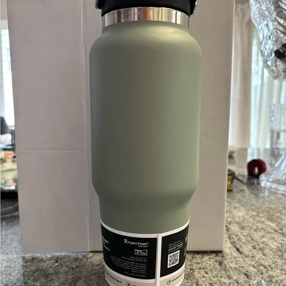 Hydro Flask Sage Travel Bottle - Picture 4 of 6